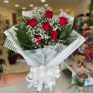Buquê Super Luxo com 06 rosas importadas