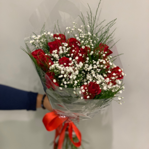 Buquê Compacto com 12 Rosas Vermelhas Importadas